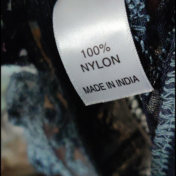 *💖 2/$15 or 4/$25, Embroidered design on a mesh fabric - Picture 5 of 6